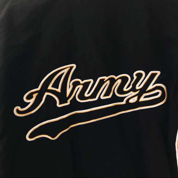 VINTAGE embroidered army windbreaker! - Picture 4 of 4